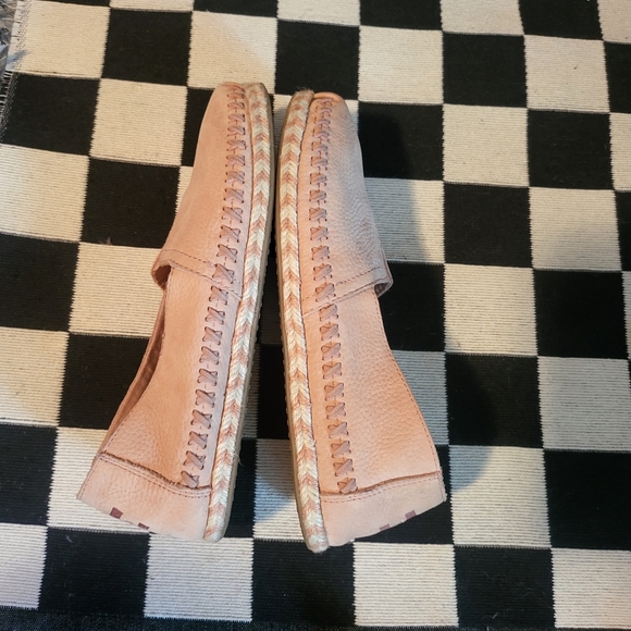 TOMS Nubuck Soft Leather Slip-on Flat in Pale Pink sz 9 - Picture 3 of 8